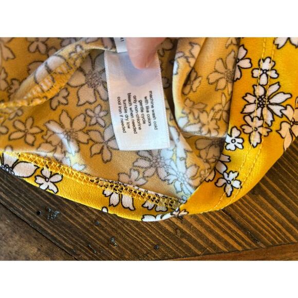 Lane Bryant Fairy Floral Top Women 14/16 Yellow Spring Summer Loose Stretchy - Picture 8 of 8